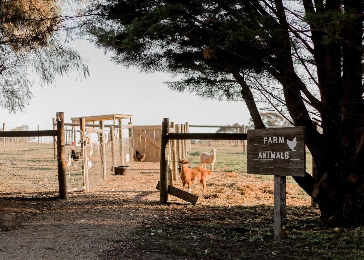 Eight Acres Лейкс Ентранс Екстериор снимка